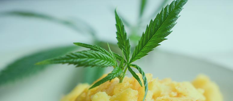 Cómo hacer patatas con marihuana (en puré y asadas)