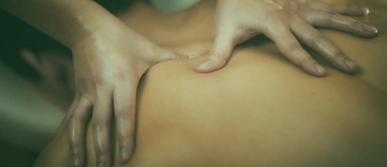 Comment faire de l’huile de massage infusée au cannabis Comment faire de l’huile de massage infusée au cannabis